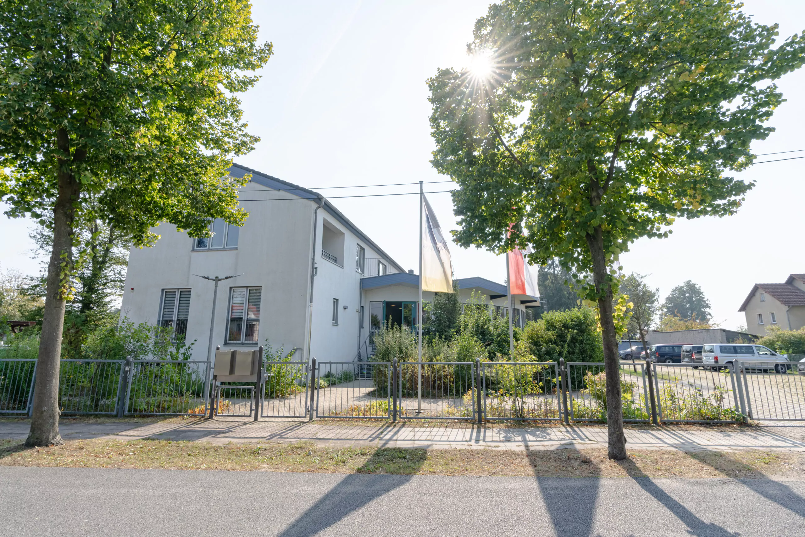 Die Kinder und Jugendlichen lernen alles in Kleingruppen, was auch in einer Regelschule vorgeschrieben ist.